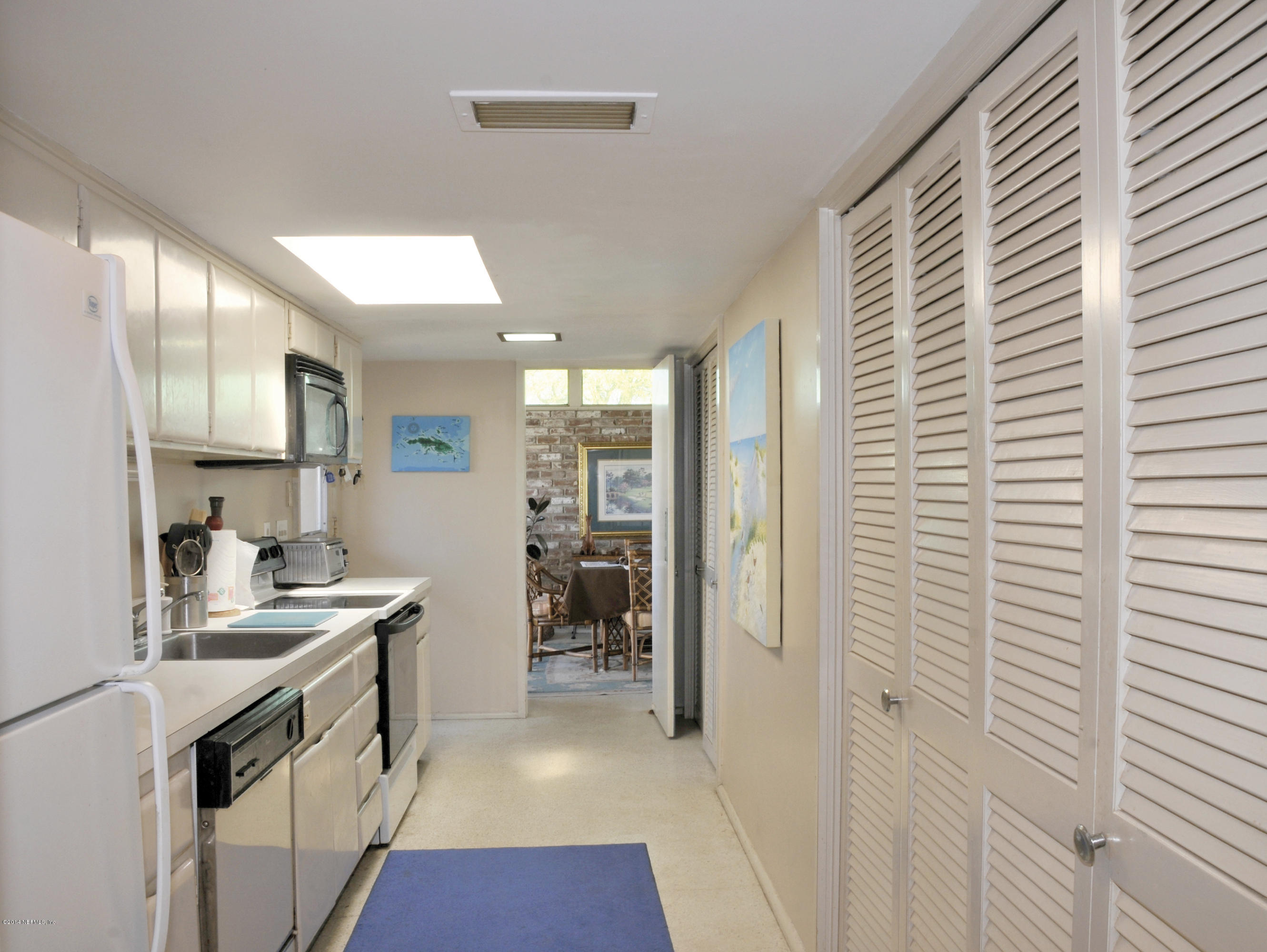24 Solana Road Ponte Vedra Beach, FL 32082 - Photo 26 of 28 Galley Kitchen