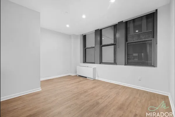 $3,700 | 15 Park Row, Unit 6F1 | Financial District