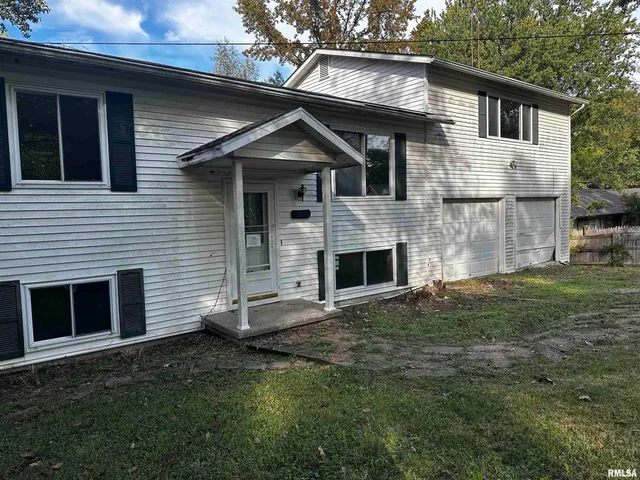 $85,000 | 13253 North Greenbriar Road, Carterville, IL 62918