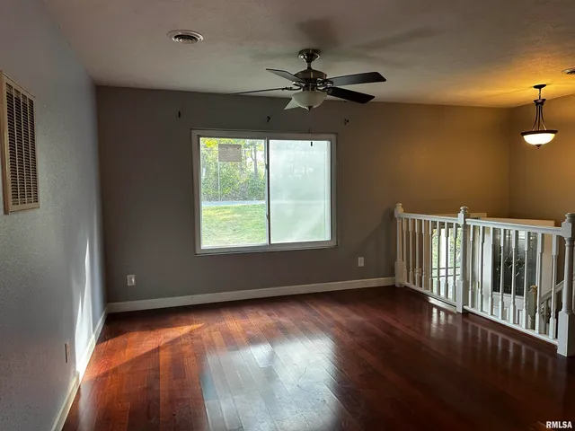 $85,000 | 13253 North Greenbriar Road, Carterville, IL 62918