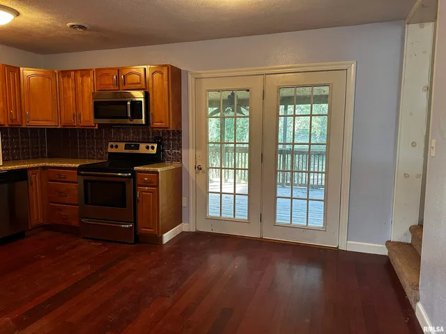 $85,000 | 13253 North Greenbriar Road, Carterville, IL 62918