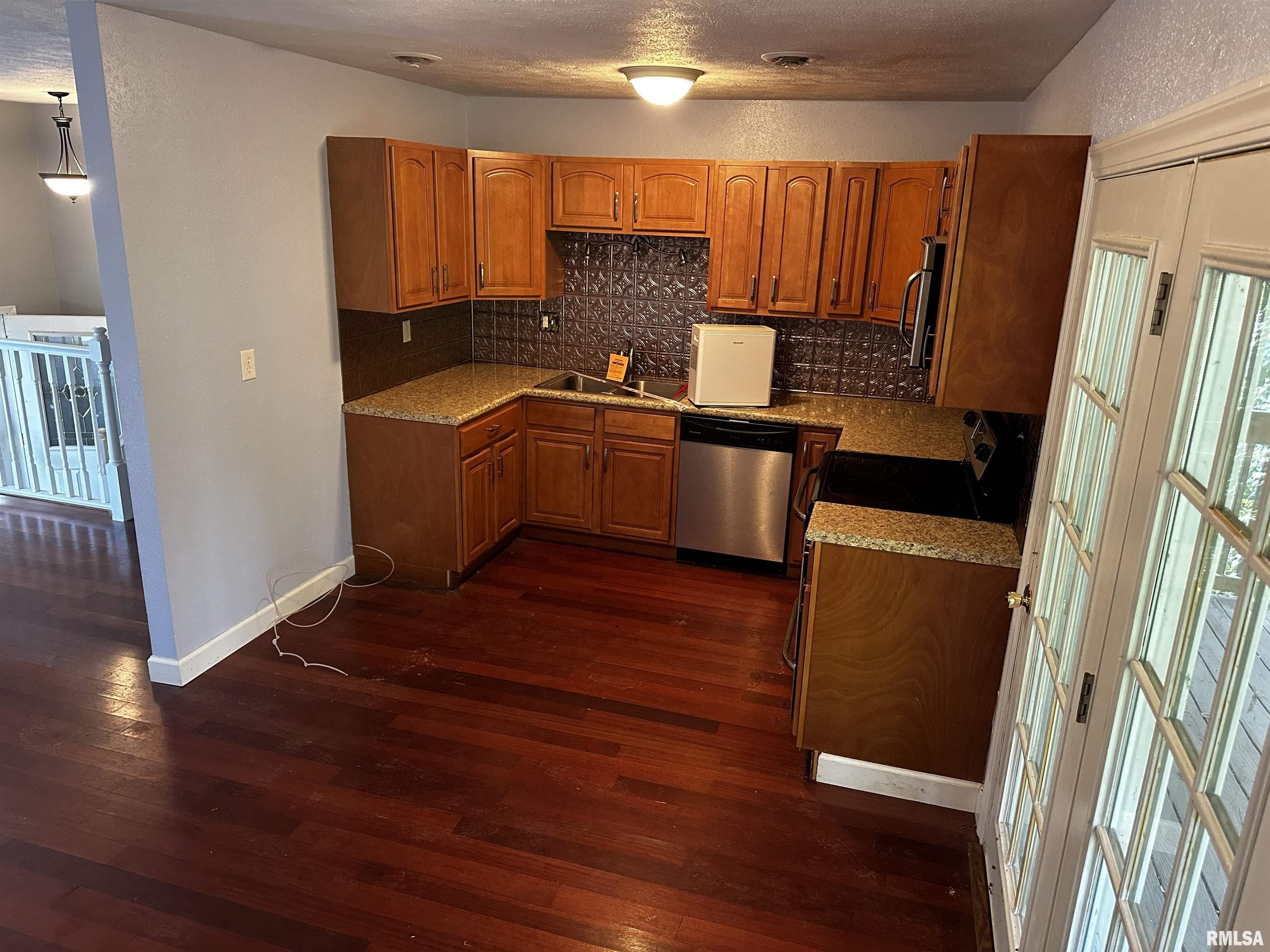 13253 North Greenbriar Road Carterville, IL 62918 - Photo 17 of 29