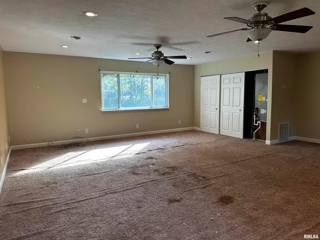 $85,000 | 13253 North Greenbriar Road, Carterville, IL 62918