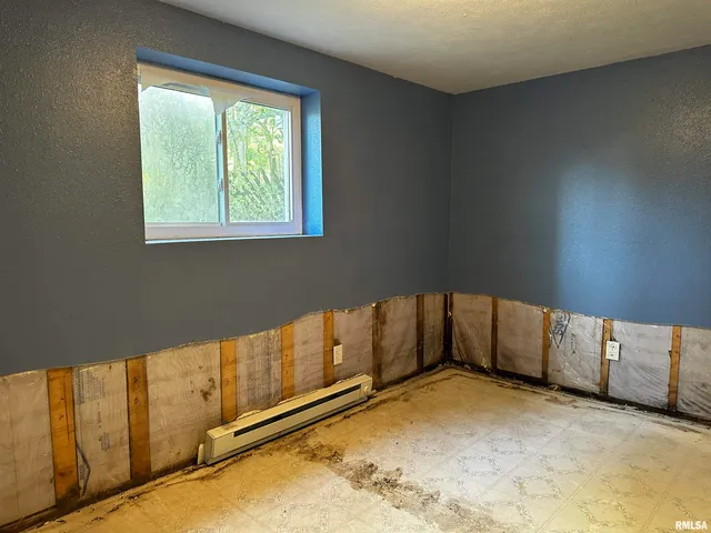 $85,000 | 13253 North Greenbriar Road, Carterville, IL 62918