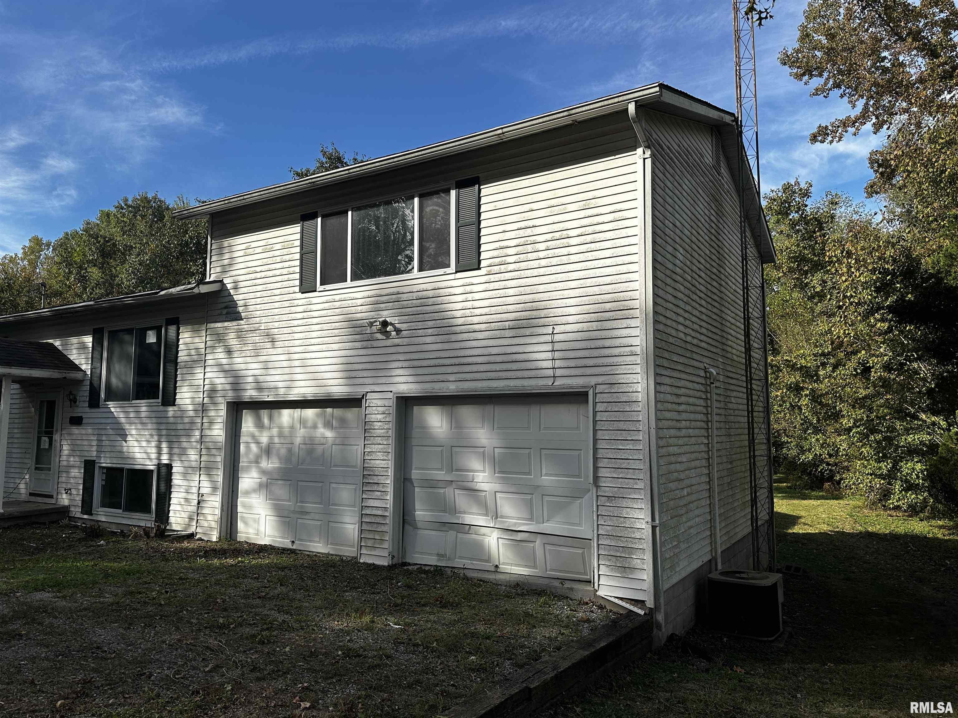 13253 North Greenbriar Road Carterville, IL 62918 - Photo 3 of 29