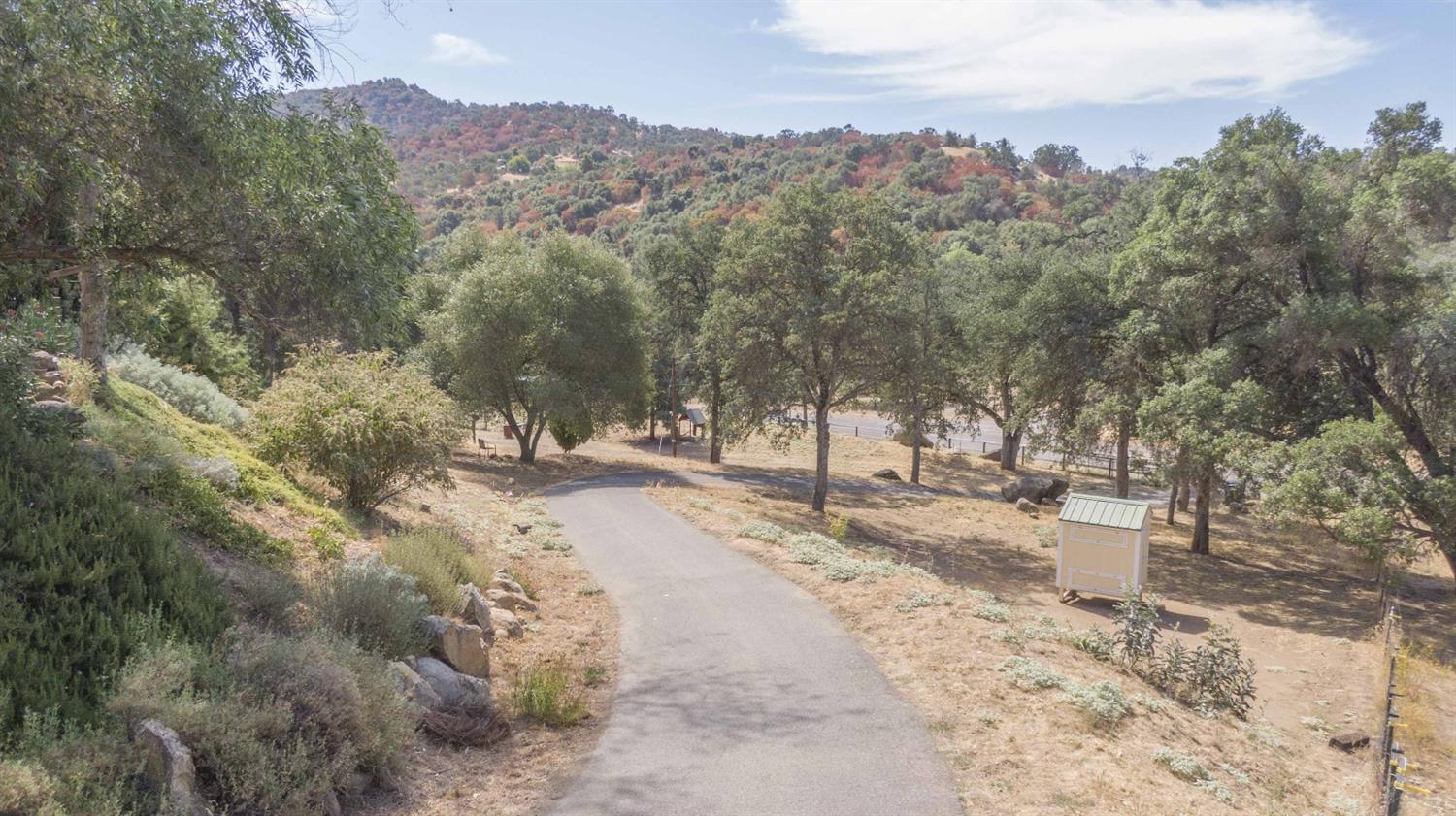 47820 Creekside Road Squaw Valley, CA 93675 - Photo 43 of 54 Gallery Image 43