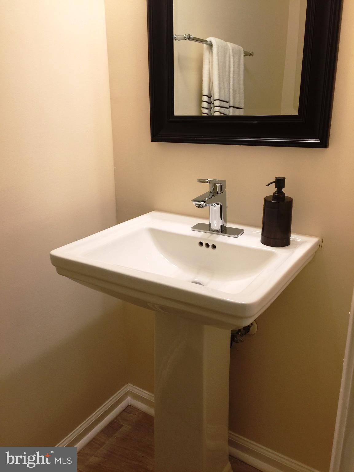 8102 Sleepy View Lane Springfield, VA 22153 - Photo 28 of 30 Bath