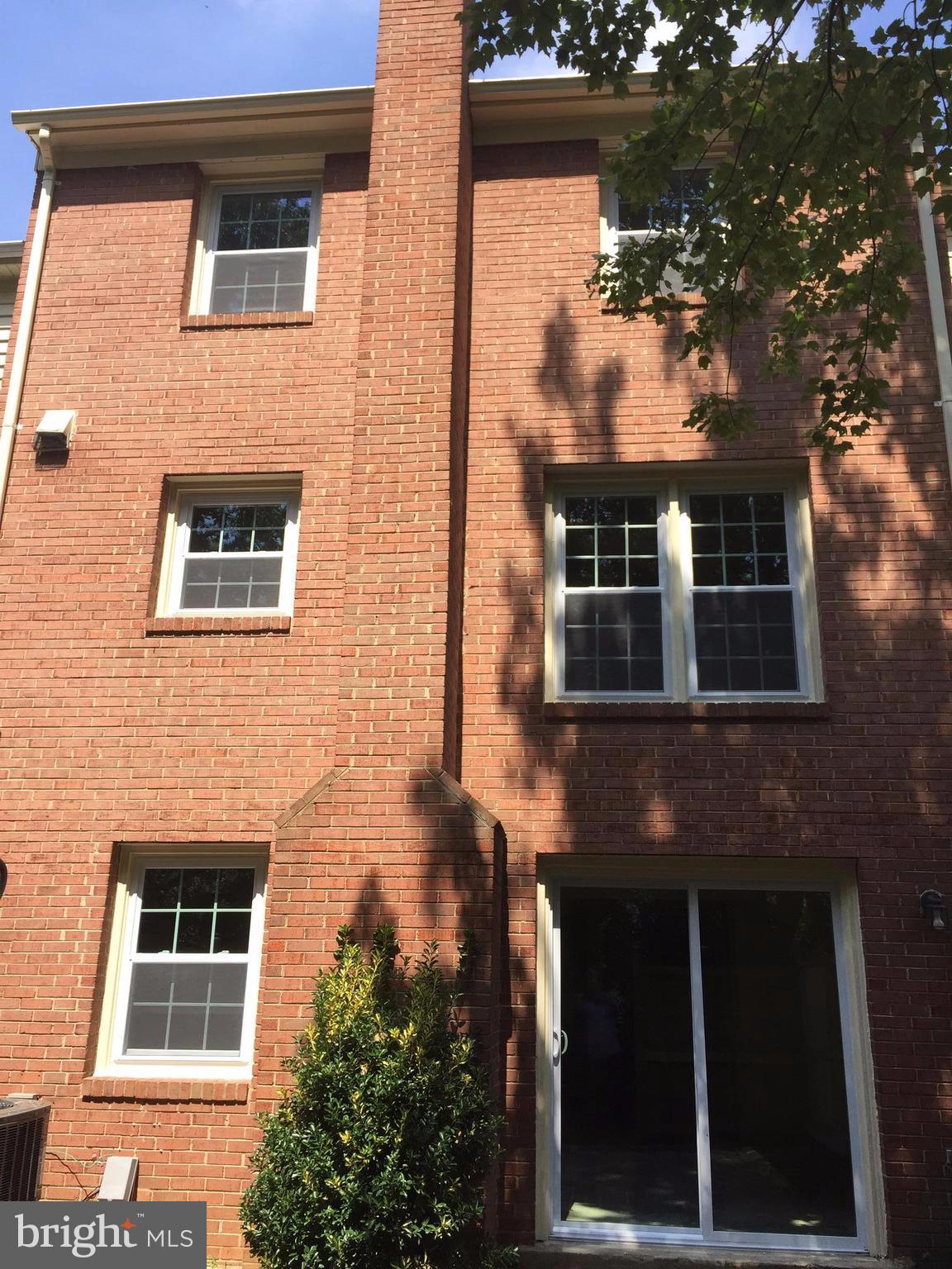 8102 Sleepy View Lane Springfield, VA 22153 - Photo 29 of 30 Exterior (Rear)