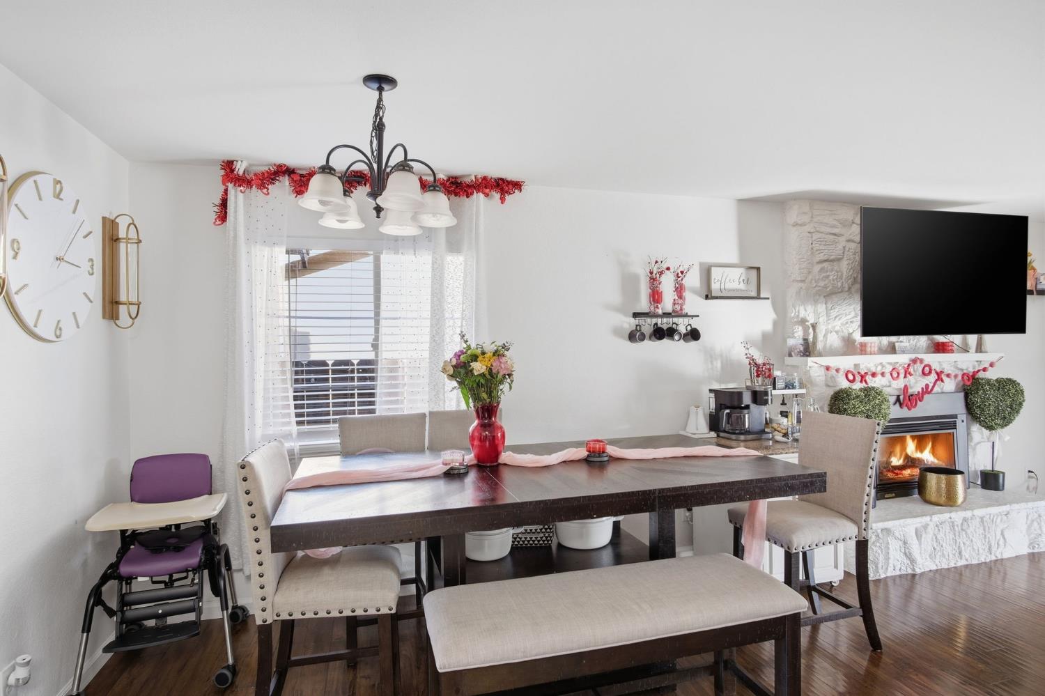 680 Sherri Way Turlock, CA 95382 - Photo 19 of 24 a view of a dining room with furniture and a window