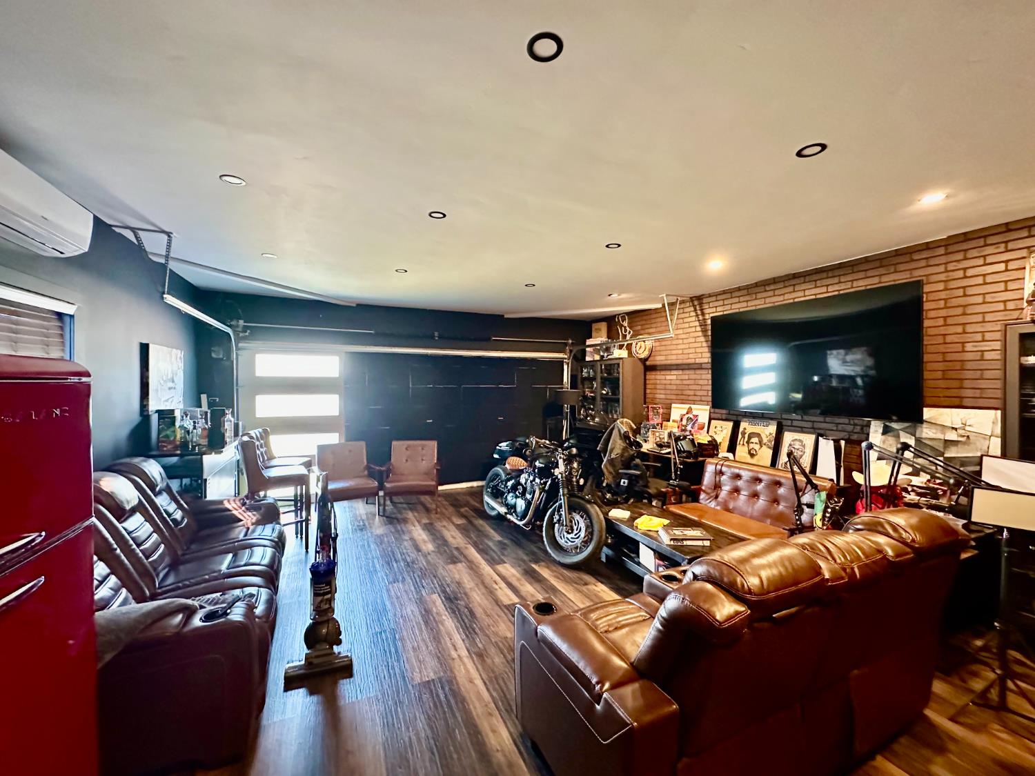 680 Sherri Way Turlock, CA 95382 - Photo 6 of 24 a living room with furniture and a flat screen tv