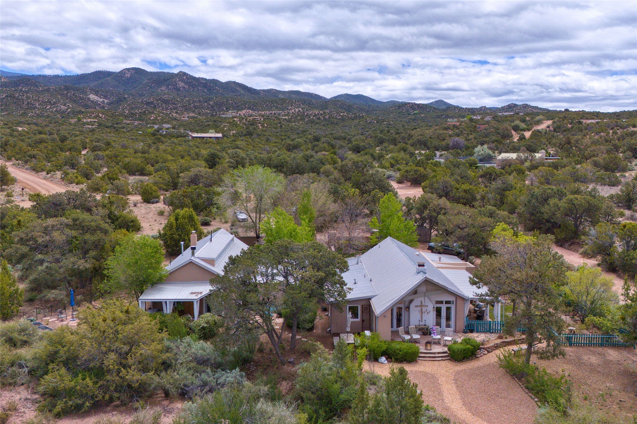 55 Paseo Del Rancho Santa Fe, NM 87506 - Photo 6 of 61