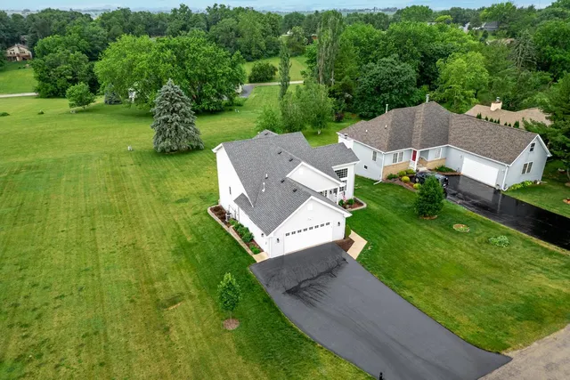 $292,500 | 2108 Lake Summerset Road, Lake Summerset, IL 61019