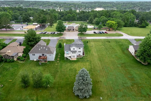 $292,500 | 2108 Lake Summerset Road, Lake Summerset, IL 61019