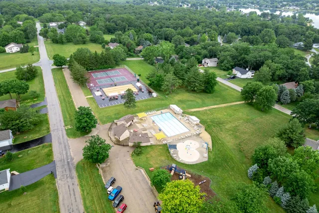 $292,500 | 2108 Lake Summerset Road, Lake Summerset, IL 61019