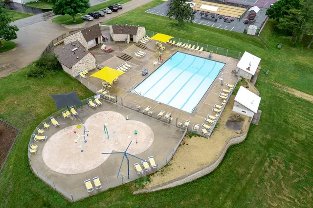 $292,500 | 2108 Lake Summerset Road, Lake Summerset, IL 61019