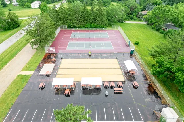 $292,500 | 2108 Lake Summerset Road, Lake Summerset, IL 61019