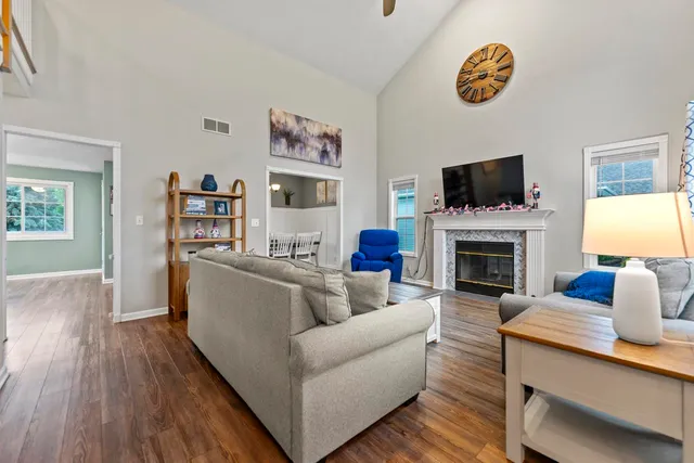 $292,500 | 2108 Lake Summerset Road, Lake Summerset, IL 61019