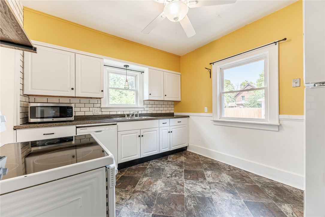38 Barons Road Irondequoit, NY 14617 - Photo 15 of 34
