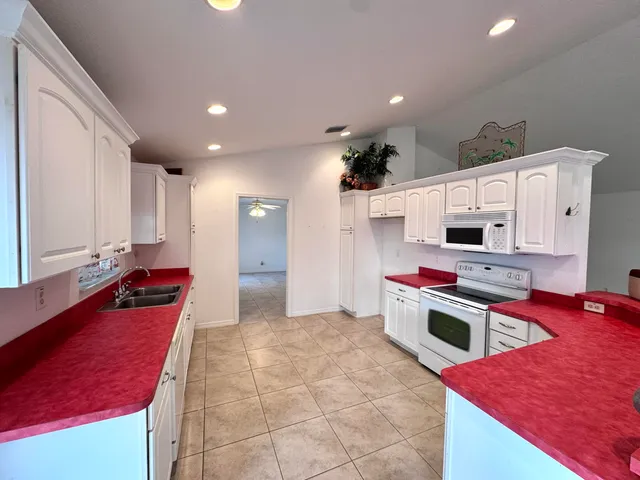 $350,000 | 8379 189th NW Avenue, Okeechobee, FL 34972