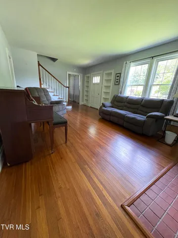 $249,000 | 313 Northeast Centre Avenue Avenue, Coeburn, VA 24230