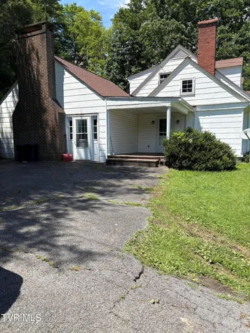 $249,000 | 313 Northeast Centre Avenue Avenue, Coeburn, VA 24230