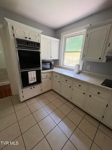 $249,000 | 313 Northeast Centre Avenue Avenue, Coeburn, VA 24230