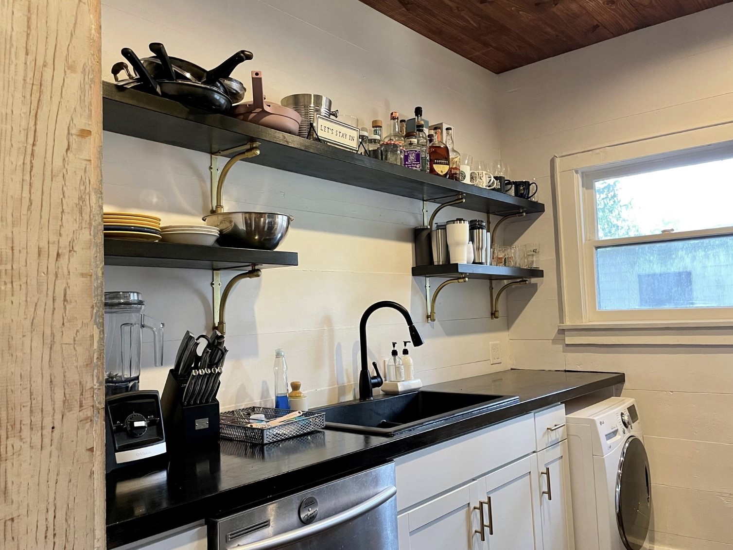 429 Hawthorne Street Houston, TX 77006 - Photo 23 of 35 a kitchen with a sink and cabinets