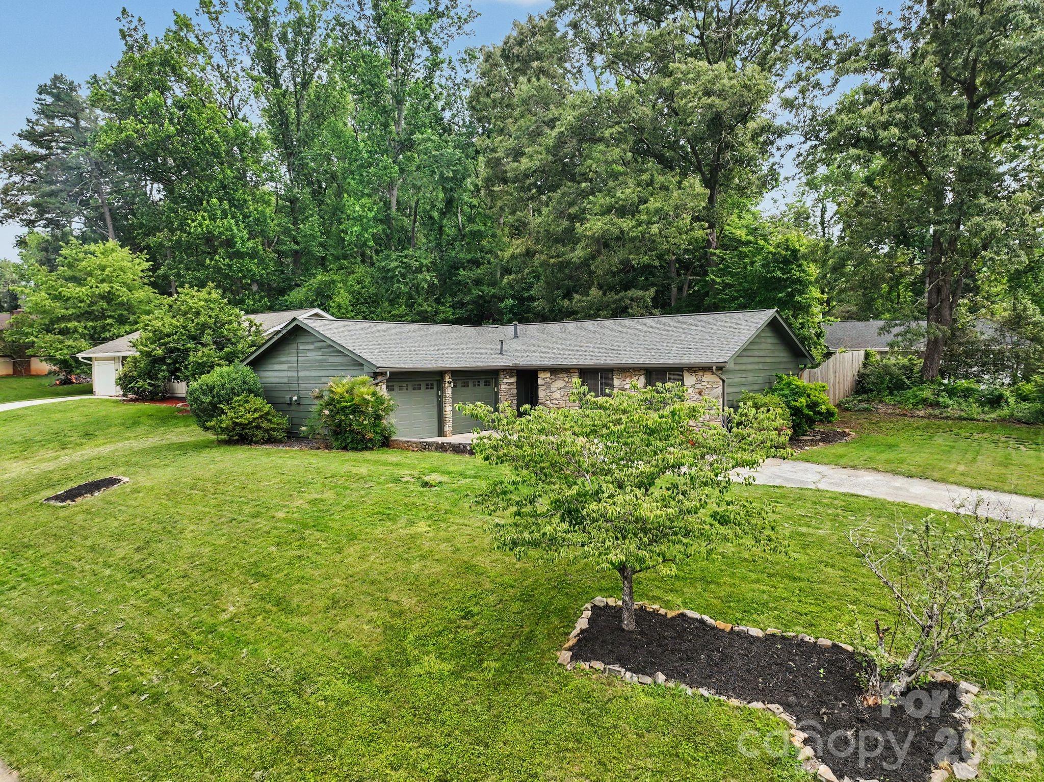21 Glen Meadows Road Arden, NC 28704 - Photo 3 of 35