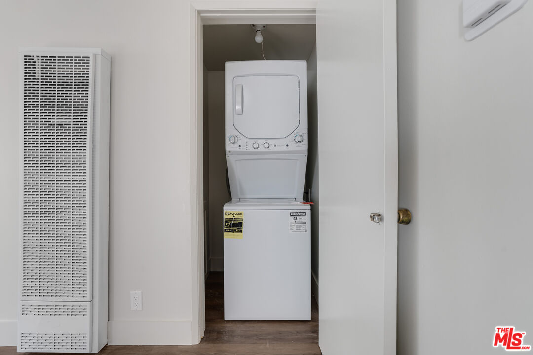 1813 9th Street, Unit 4 Santa Monica, CA 90404 - Photo 14 of 15 a room with a washer and dryer