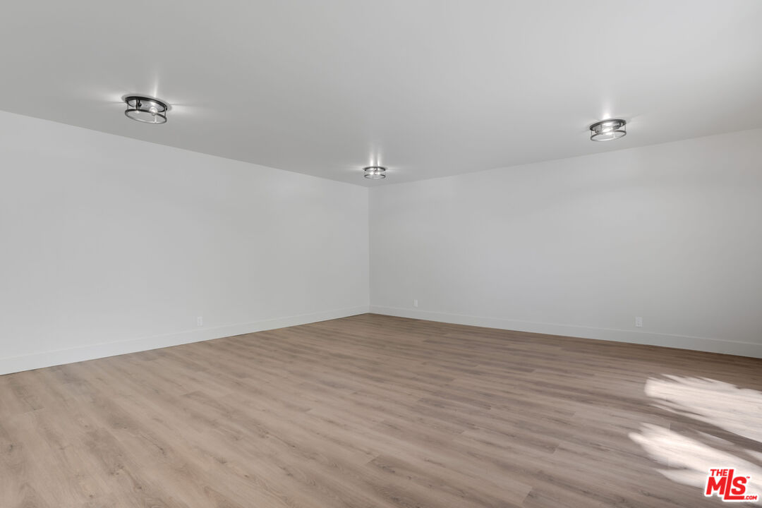 1813 9th Street, Unit 4 Santa Monica, CA 90404 - Photo 7 of 15 a view of an empty room