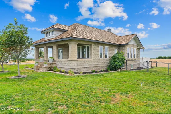 $525,000 | 650 White Road, Zillah, WA 98953