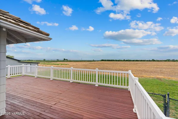 $525,000 | 650 White Road, Zillah, WA 98953