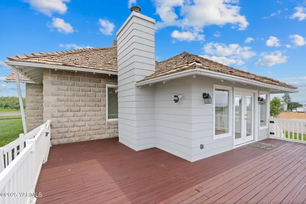 $525,000 | 650 White Road, Zillah, WA 98953