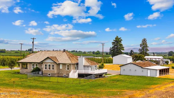 $525,000 | 650 White Road, Zillah, WA 98953