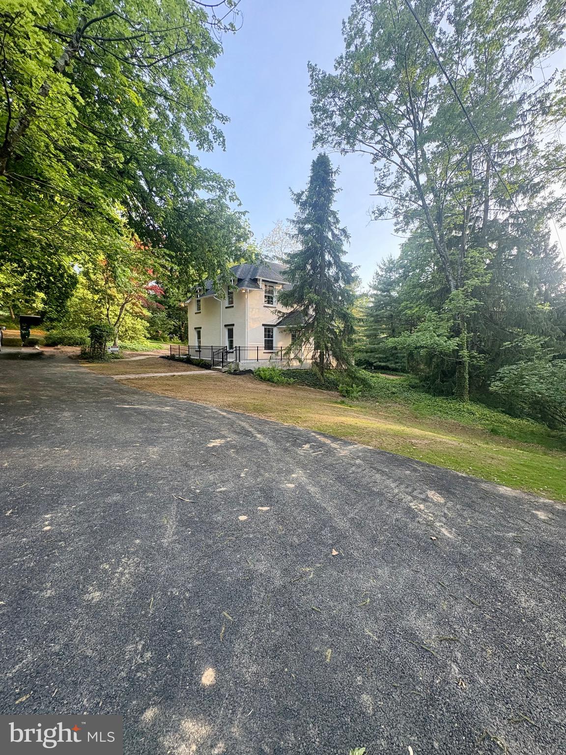 1300 Grantley Road York, PA 17403 - Photo 4 of 26