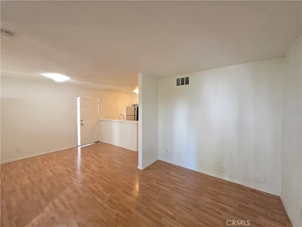 $1,895 | 18645 Hatteras Street, Unit 111, Tarzana, CA 91356