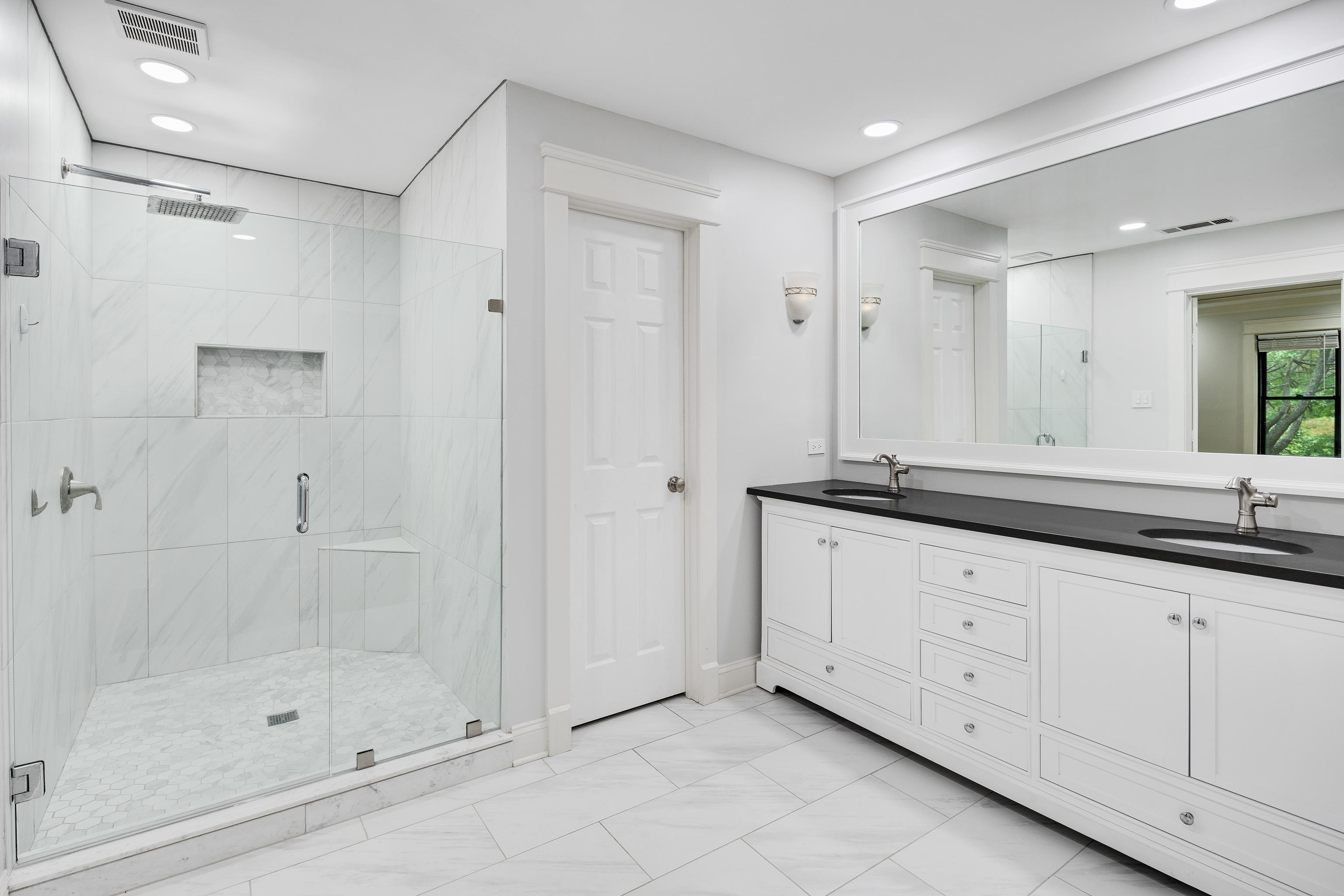 10470 Raleigh Lagrange Road East Eads, TN 38028 - Photo 21 of 40 a bathroom with double sink and a shower