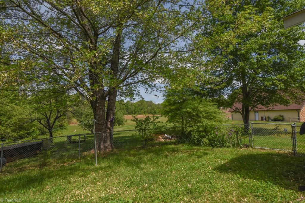 1109 Mountain View Road King, NC 27021 - Photo 22 of 26