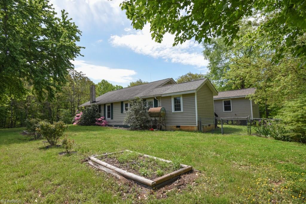 1109 Mountain View Road King, NC 27021 - Photo 23 of 26