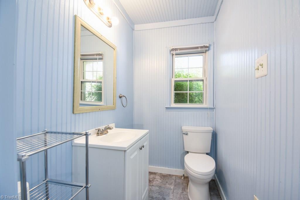1109 Mountain View Road King, NC 27021 - Photo 9 of 26