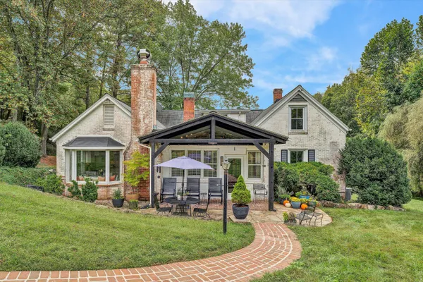 $1,275,000 | 400 Walnut Road, Salem, VA 24153