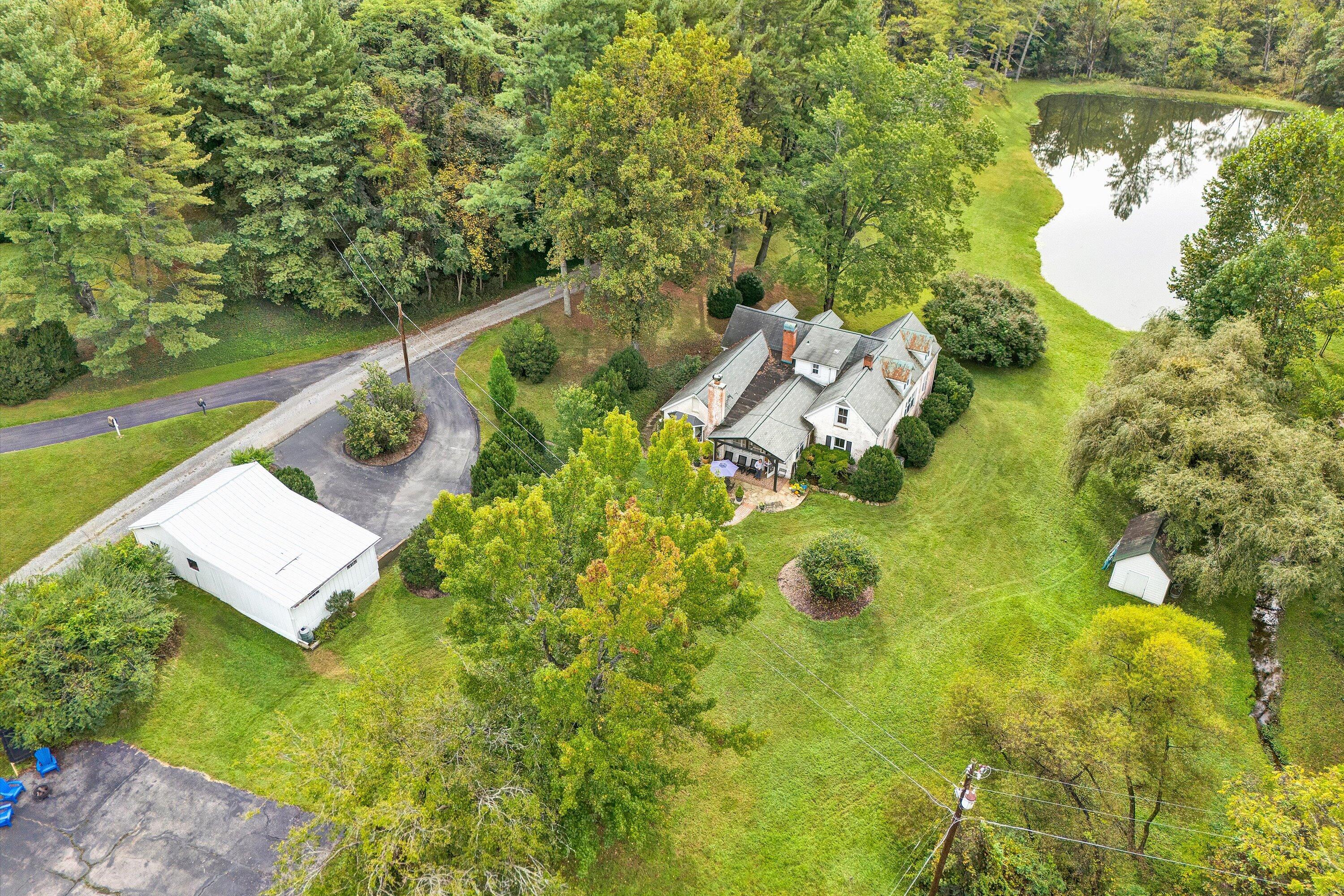 400 Walnut Road Salem, VA 24153 - Photo 93 of 97 a view of a yard with seating area