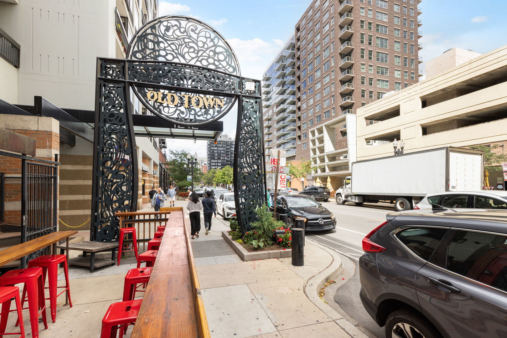 231 West Scott Street, Unit 2 Chicago, IL 60610 - Photo 28 of 33 a view of parking area