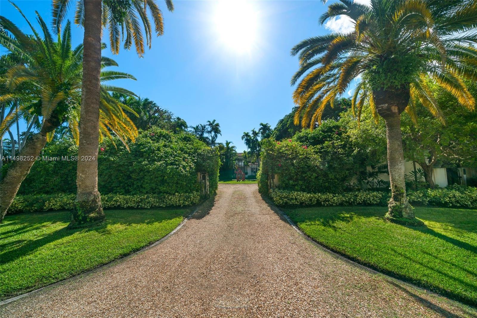 12 Lagorce Circle Miami Beach, FL 33141 - Photo 4 of 23 a view of a park with a palm trees