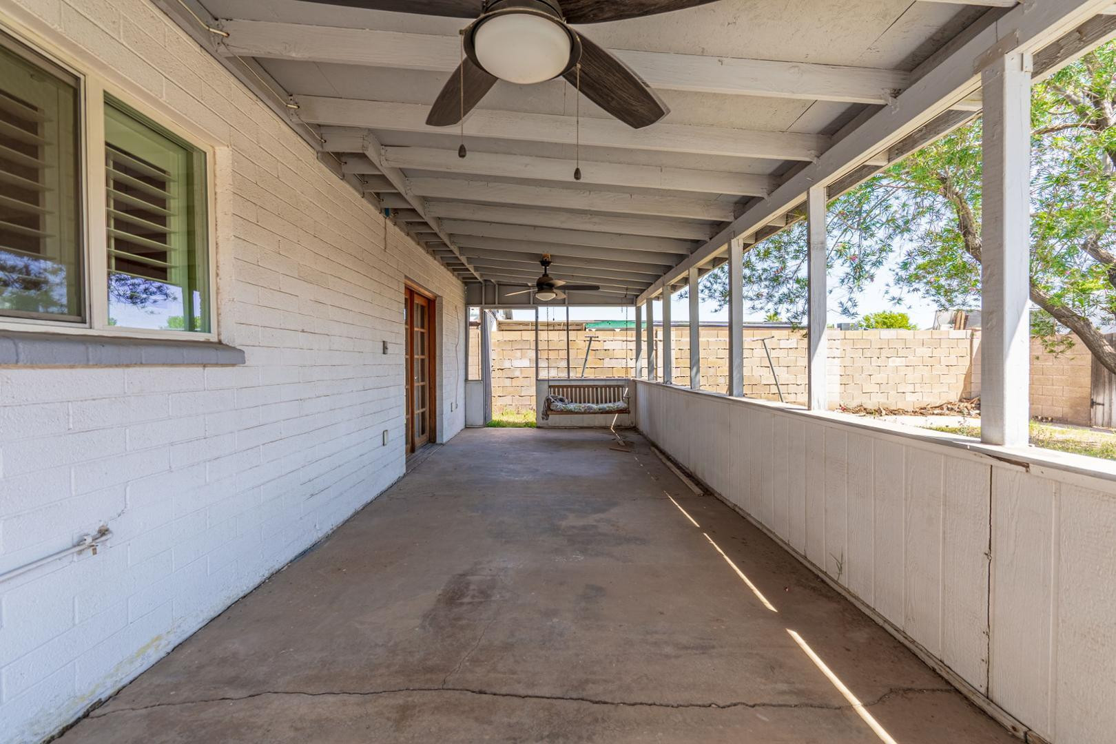 5739 West Monte Vista Road Phoenix, AZ 85035 - Photo 21 of 23 a view of entryway