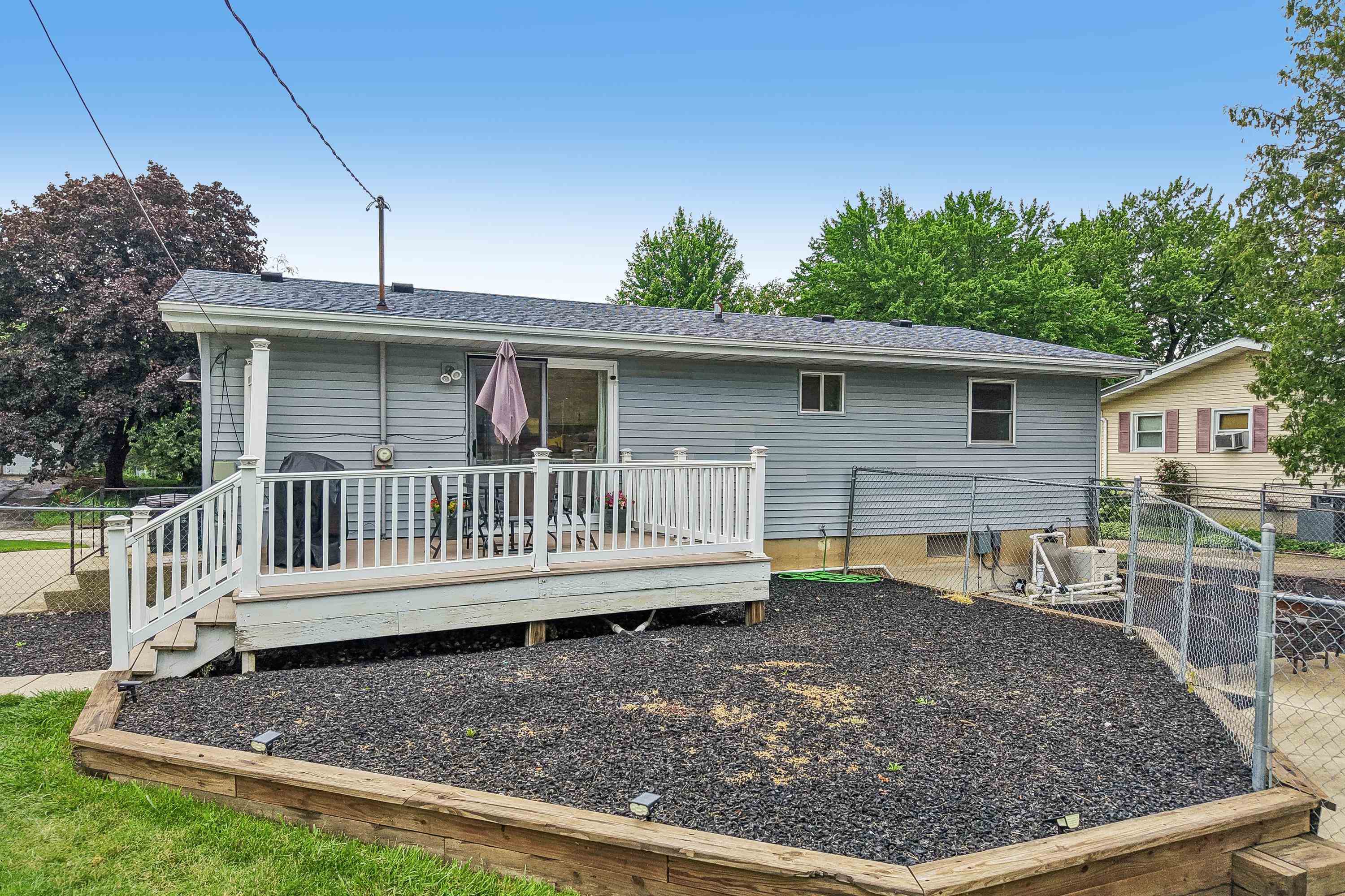 809 West Street Stoughton, WI 53589 - Photo 38 of 48