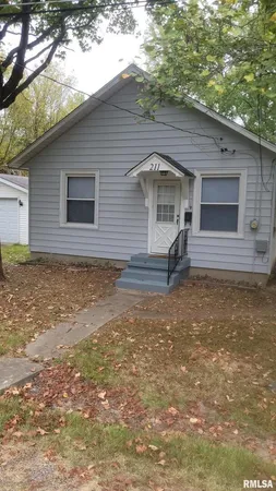 $69,000 | 211 West Bryan Street, Herrin, IL 62948