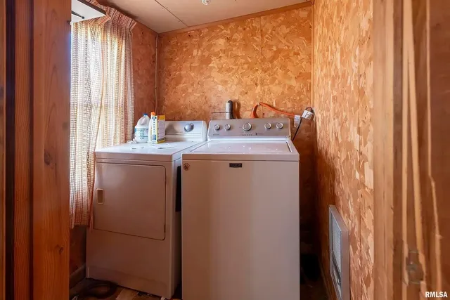 $79,000 | 211 West Bryan Street, Herrin, IL 62948