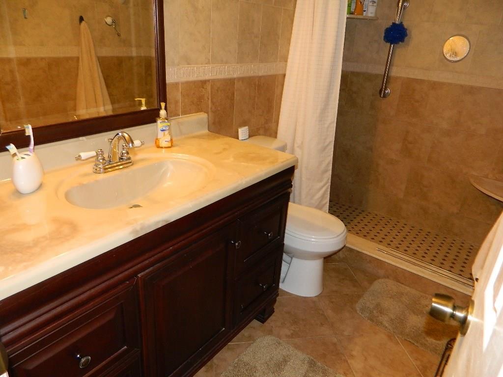 390 Golfview Road, Unit B North Palm Beach, FL 33408 - Photo 9 of 22 Gallery Image 9