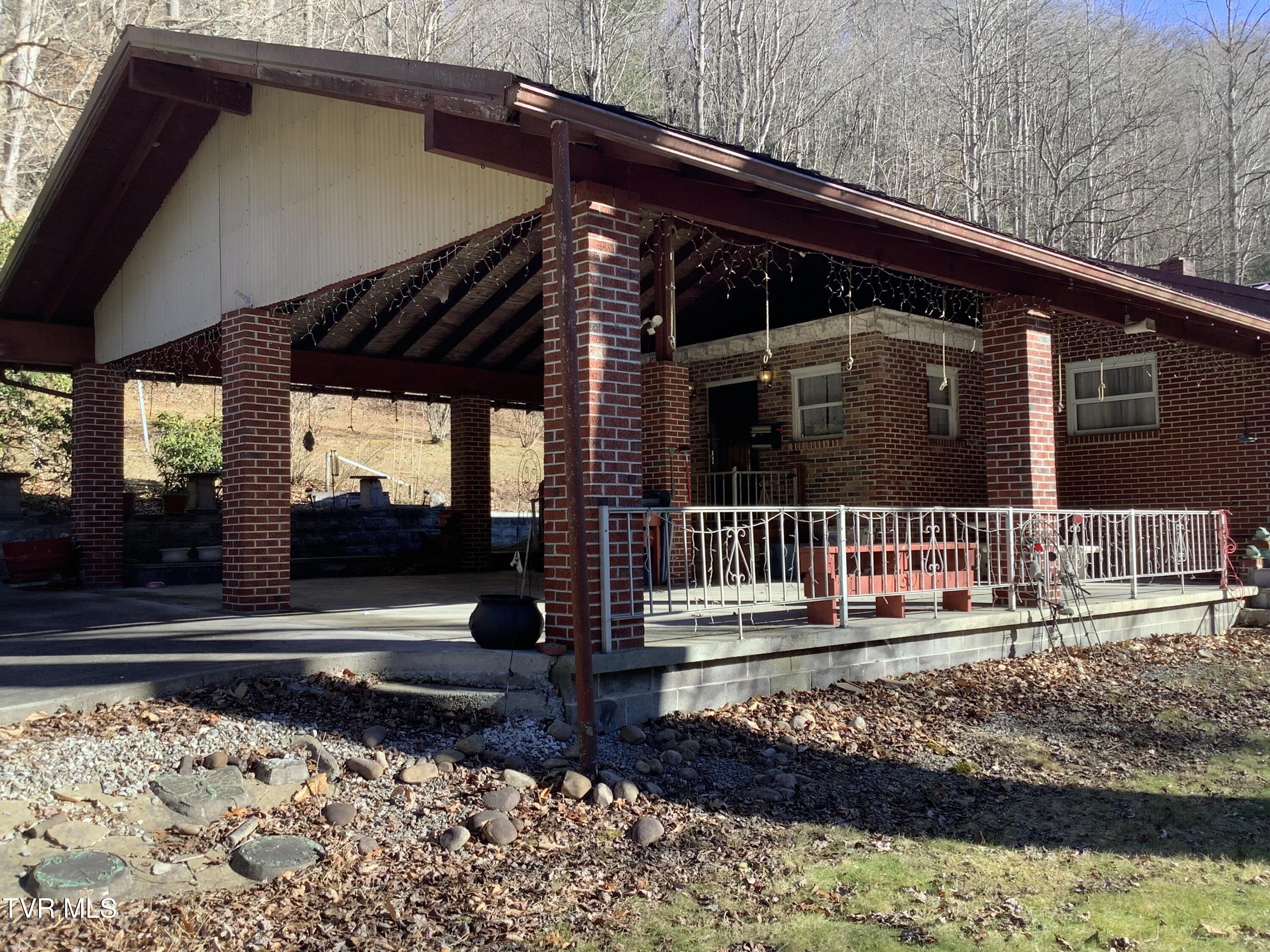 5610 Powell River Road Norton, VA 24273 - Photo 5 of 74 IMG_0366